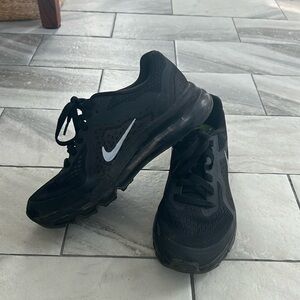 Black Nike Air Max Sneakers
